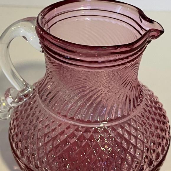 Vtg 70’s Pilgrim Art Glass Hand Blown Cranberry Pitcher Bennington Pattern 4.5” - Picture 5 of 7